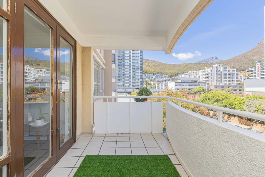 To Let 2 Bedroom Property for Rent in Sea Point Western Cape
